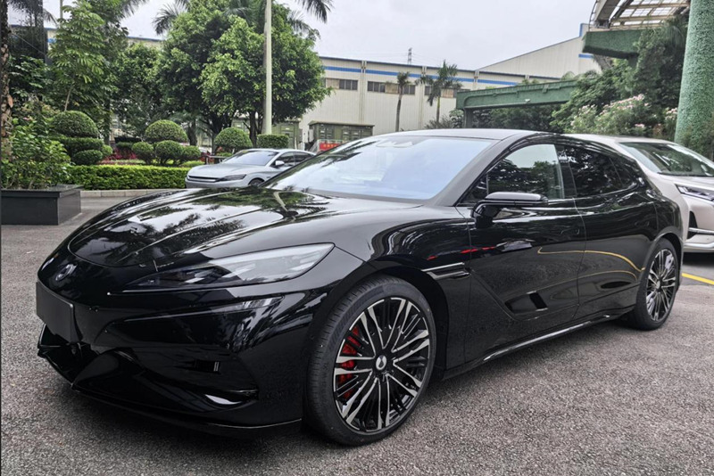 Denza Z9 GT Black Warrior Edition dicethakaké kanthi Perasaan Pertempuran