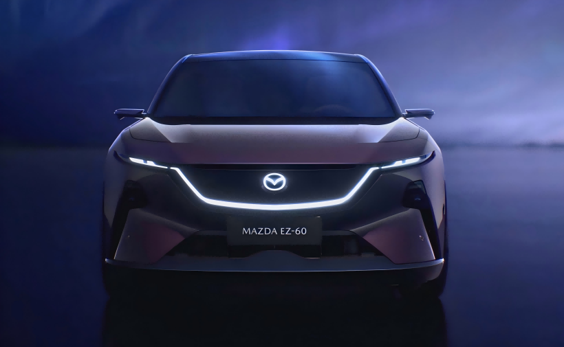 Gambar resmi Mazda EZ - 60. Rancangan banget futuristik. Bakal nggawe debut pisanan ing tanggal 23 April.