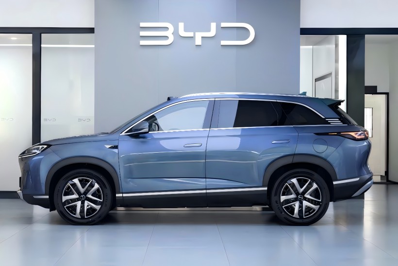 The Byd Seal 07 versi nyopir cerdas dm-i, kanthi rega wiwitan kira-kira 250.000 yuan lan samesthine bakal tekan pasar rauh, wis teka ing dealer.