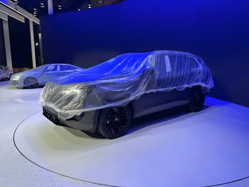 Eksplorasi papan ing pertunjukan Auto 2025: Kendaraan Teramont Pro sing Dispresi, dilengkapi kit olahraga sing ngrokok