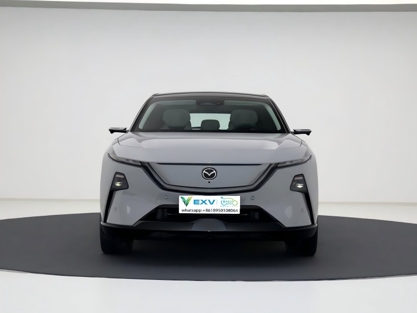 Mazda EZ - 60 samesthine bakal mencet pasar ing akhir Agustus. Nawakake loro murni - listrik lan lengkap - PowerTrains kisaran. Interior uga dilengkapi dual - persiyapan layar.
