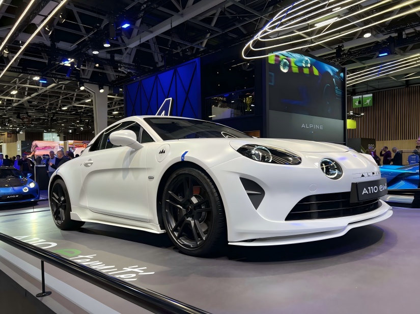 Alpine A110 EV Teaser diumumake; Bukak Plancar kanggo 2026